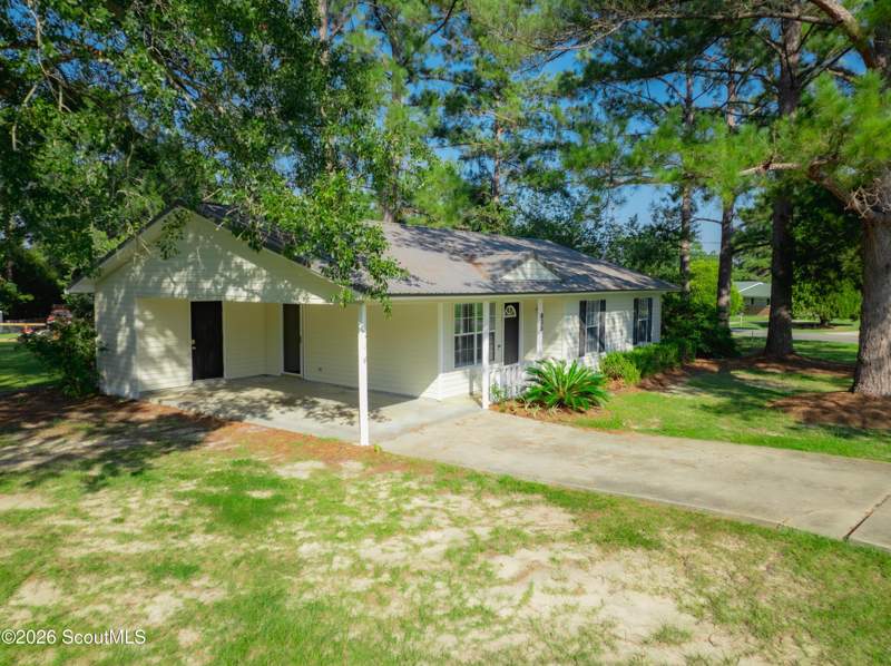 3 bedroom Single Family Residence at 835 Mimosa Lane, No Recorded Subdivision, Blackshear — photo 2