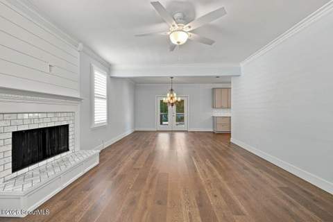 105 E Commons Drive, St. Simons Island GA - photo 11 of 47
