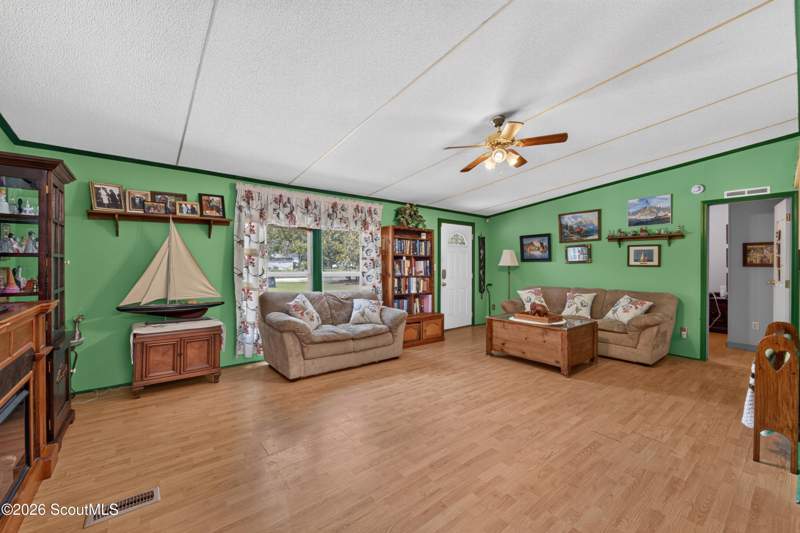 3 bedroom Mobile Home at 934 Whisper Ridge Loop, No Recorded Subdivision, Waynesville — photo 3