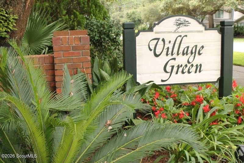 2 bedroom Condominium at 800 Mallery, Village Green Condos, St. Simons Island — photo 2