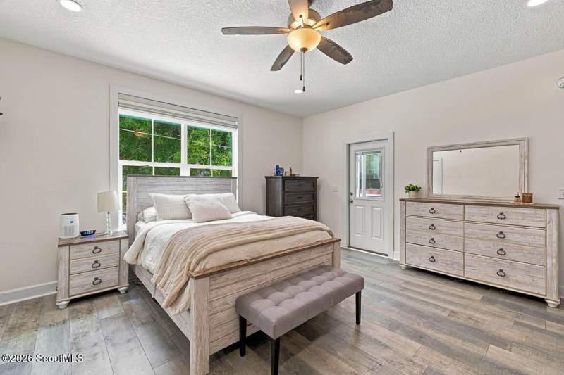 2 bedroom Single Family Residence at 502 Ridge Road, No Recorded Subdivision, Darien — photo 5