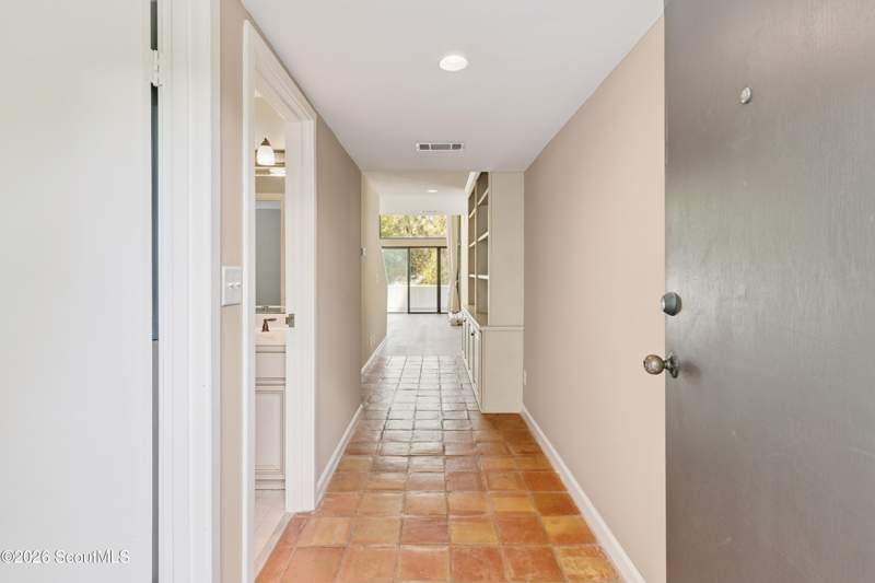 3 bedroom Condominium at 540 Oglethorpe Avenue, Village Plaza Condos, St. Simons Island — photo 3