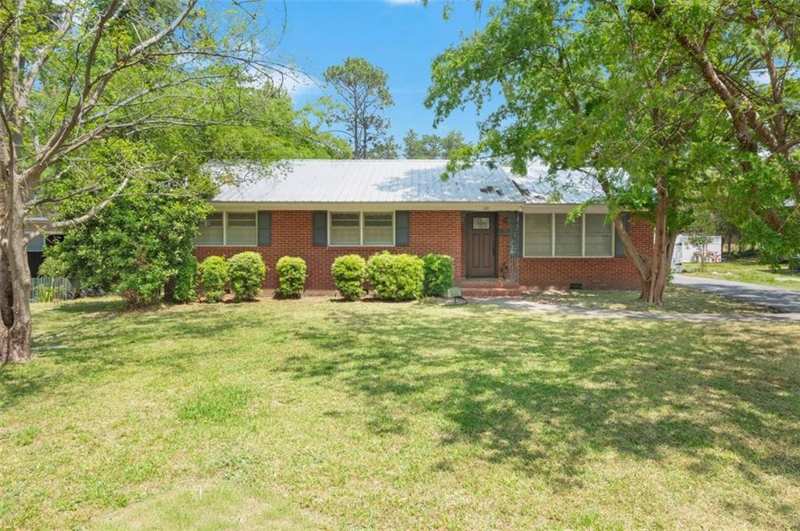 3 bedroom Single Family Residence at 1011 Cherokee Circle, Cherokee Heights, Waycross — photo 1