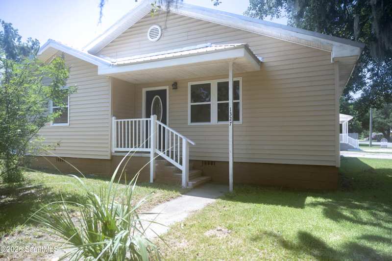 3 bedroom Single Family Residence at 1327 Lee Street, Town Commons, Brunswick — photo 1
