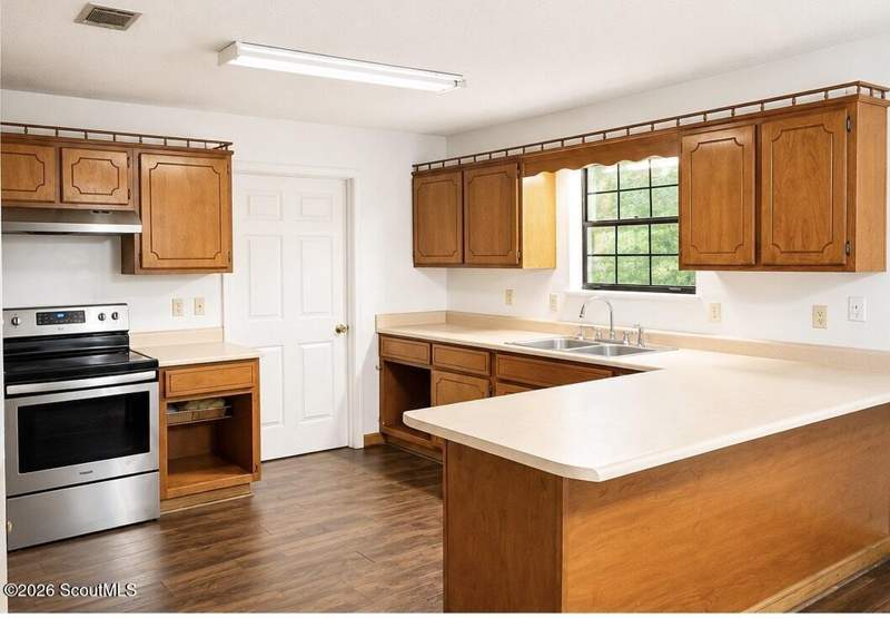 3 bedroom Single Family Residence at 830 Dogwood Drive, No Recorded Subdivision, Blackshear — photo 4