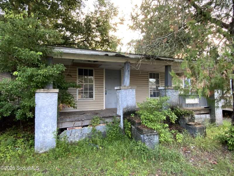 2 bedroom Single Family Residence at 909 Pittman Street, No Recorded Subdivision, Waycross — photo 1