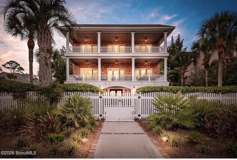 5 bedroom Single Family Residence at 2212 Ocean Road, East Beach, St. Simons Island — photo 2