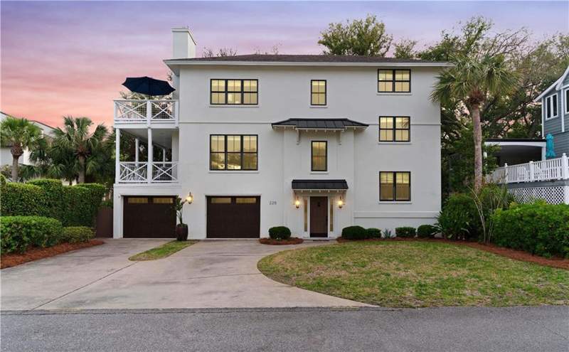 4 bedroom Single Family Residence at 225 Olive Way, Watermark, St. Simons Island — photo 2