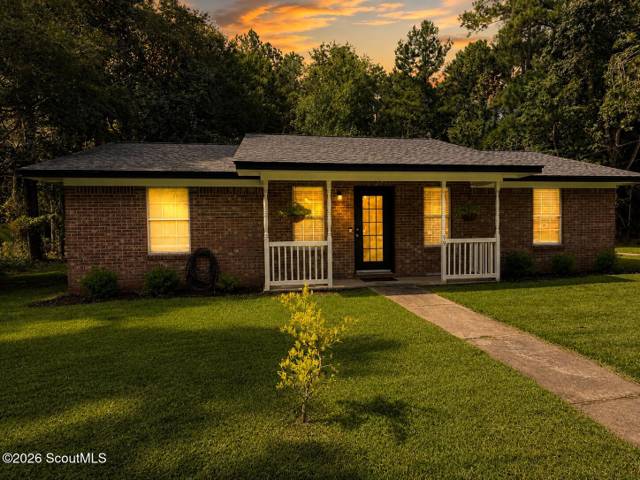 99 W Magnolia Avenue