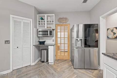 222 Circle Drive, St. Simons Island GA - photo 14 of 38