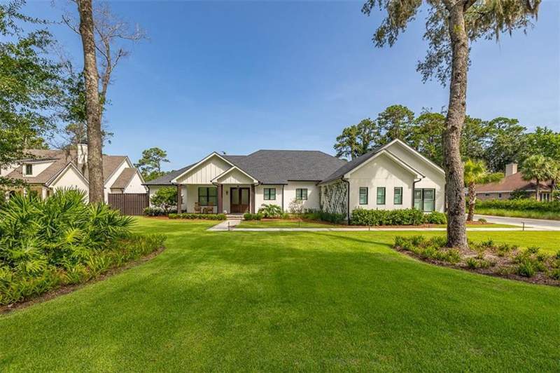 4 bedroom Single Family Residence at 147 Butler Lake Drive, Hampton Point, St. Simons Island — photo 2