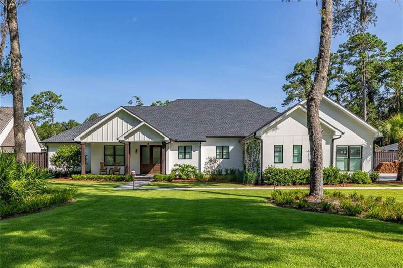4 bedroom Single Family Residence at 147 Butler Lake Drive, Hampton Point, St. Simons Island — photo 3