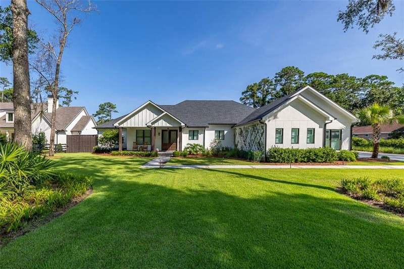 4 bedroom Single Family Residence at 147 Butler Lake Drive, Hampton Point, St. Simons Island — photo 4