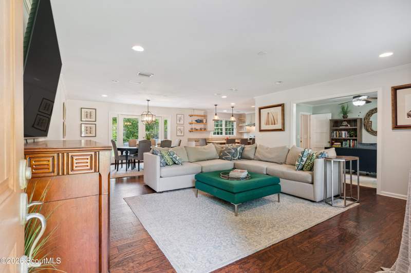 4 bedroom Single Family Residence at 109 Coke Street, Epworth Acres, St. Simons Island — photo 4