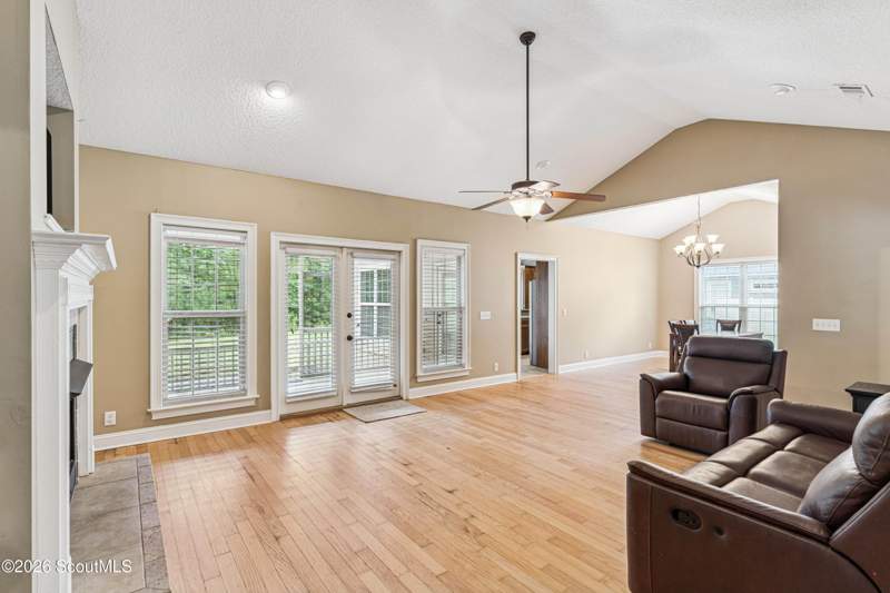 4 bedroom Single Family Residence at 53 Deer Lane, Red Bluff, White Oak — photo 4