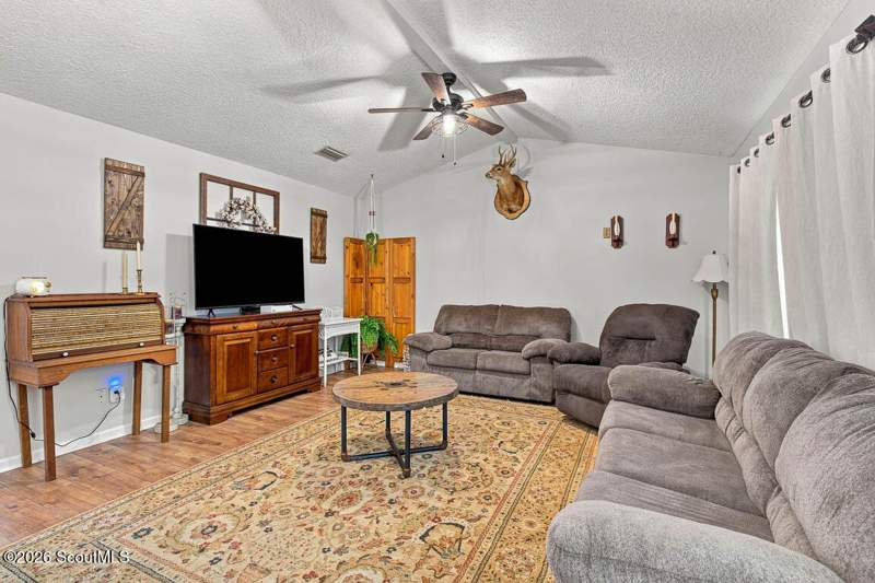 3 bedroom Single Family Residence at 205 E Paloma Street, No Recorded Subdivision, Nahunta — photo 4
