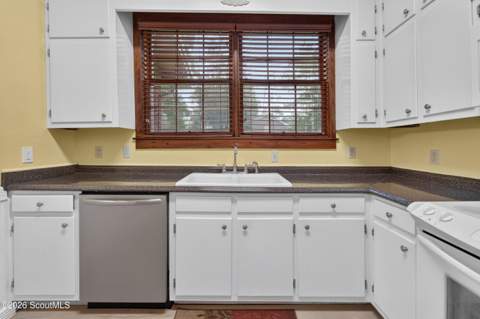 1007 Dogwood Drive, Waycross GA - photo 13 of 44