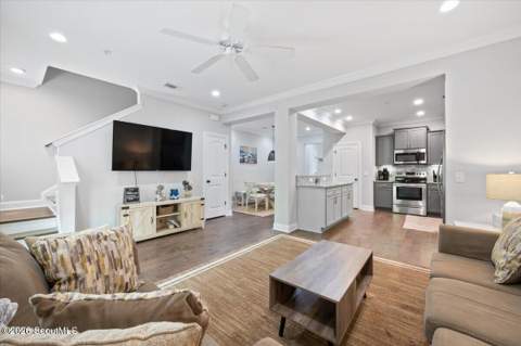 404 Mariners Circle, St. Simons Island GA - photo 8 of 38