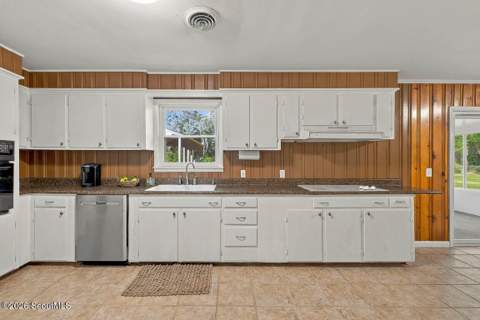 107 Glenwood Drive, Brunswick GA - photo 10 of 46