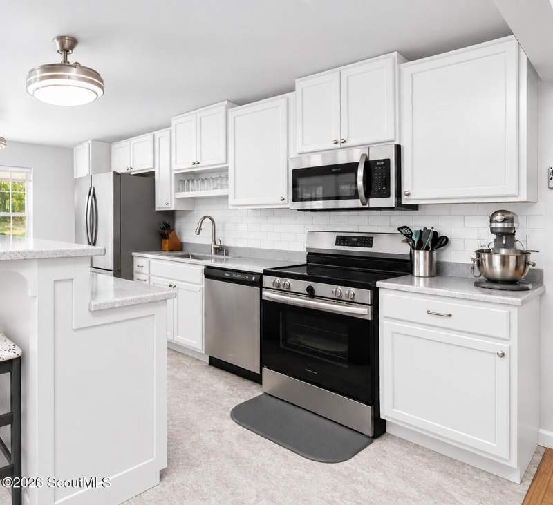 3 bedroom Single Family Residence at 252 Baker Hill Road, Baker Hill, Hortense — photo 5