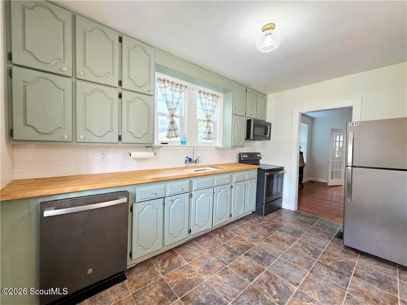 2 bedroom Single Family Residence at 1003 Scruggs Street, Cherokee Heights, Waycross — photo 5
