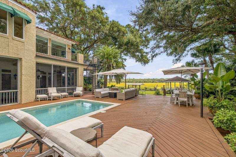 6 bedroom Single Family Residence at 140 Hampton Point Drive, Hampton Point, St. Simons Island — photo 2