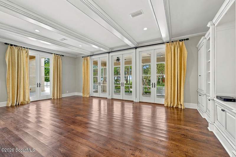 5 bedroom Single Family Residence at 117 Hawkins Island Circle, Hawkins Island, St. Simons Island — photo 5