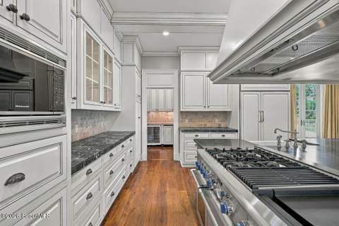 117 Hawkins Island Circle, St. Simons Island GA - photo 8 of 72