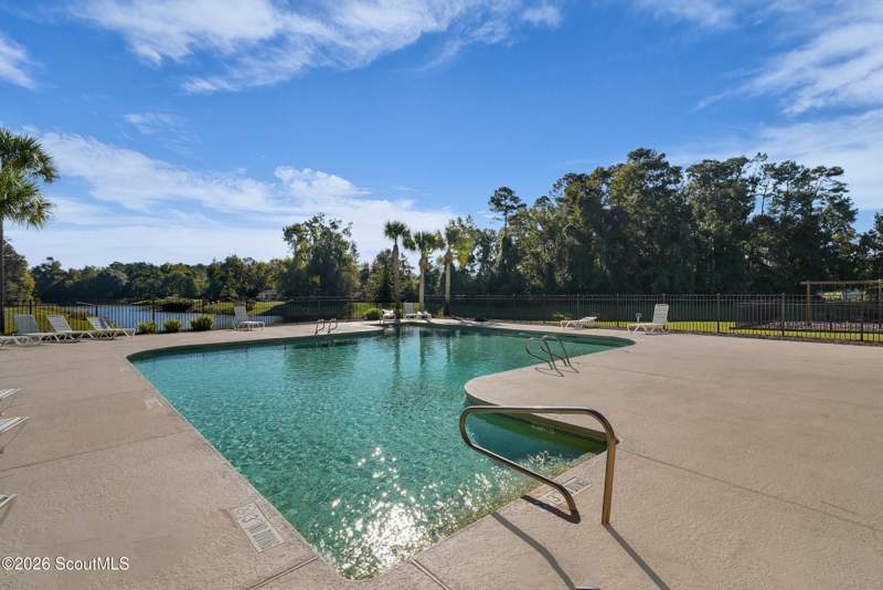 4 bedroom Single Family Residence at 12 Holly Court, Country Walk, Brunswick — photo 4
