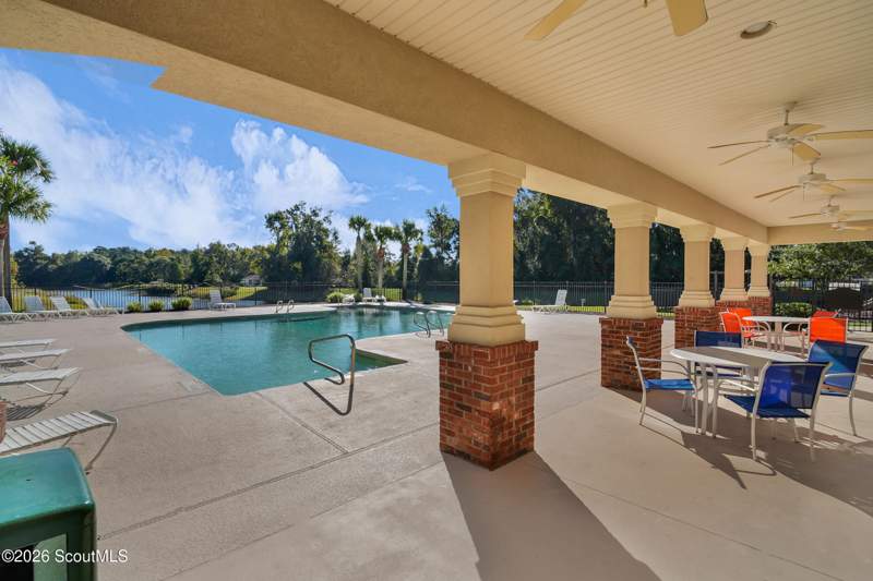 4 bedroom Single Family Residence at 12 Holly Court, Country Walk, Brunswick — photo 5