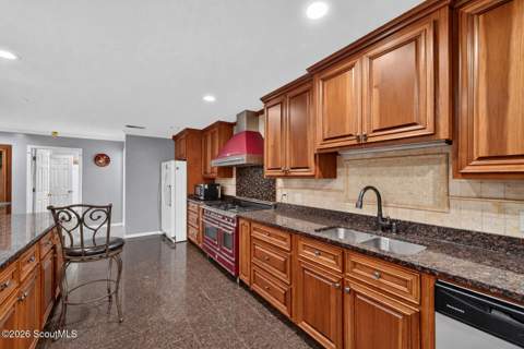 2501 Mahan Drive, Waycross GA - photo 11 of 60