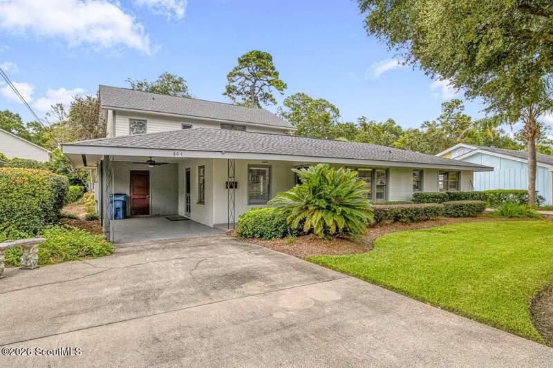4 bedroom Single Family Residence at 604 Bartow Street, Island Retreat - Sfr, St. Simons Island — photo 4