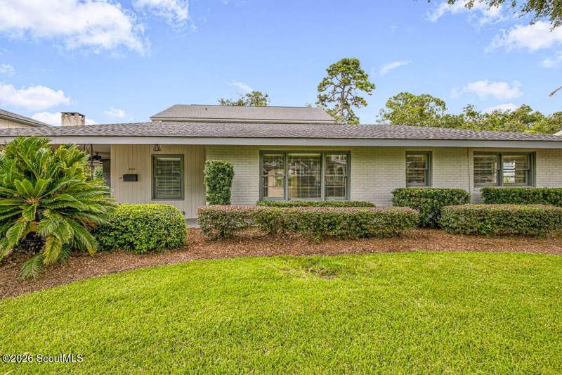 4 bedroom Single Family Residence at 604 Bartow Street, Island Retreat - Sfr, St. Simons Island — photo 5