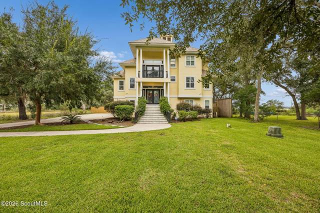 528 Pelican Circle