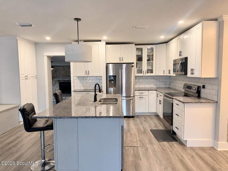 4 bedroom Single Family Residence at 2141 Blain Street, Brunswick Villa, Brunswick — photo 3