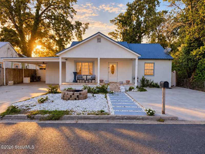 4 bedroom Single Family Residence at 2141 Blain Street, Brunswick Villa, Brunswick — photo 1