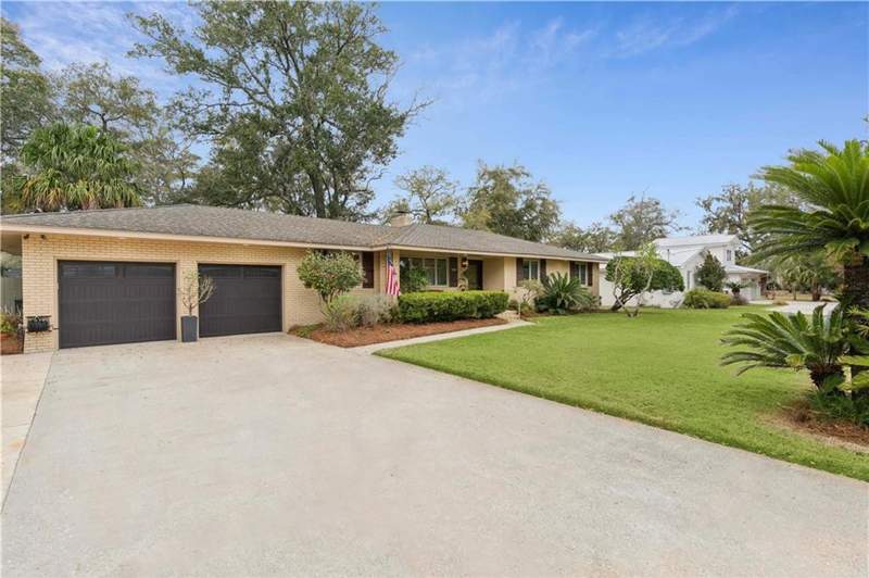 4 bedroom Single Family Residence at 519 Wesley Oak Circle, Wesley Oaks, St. Simons Island — photo 2