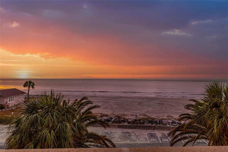 3 bedroom Single Family Residence at 907 Beachview Drive, St. Simons Beach, St. Simons Island — photo 2