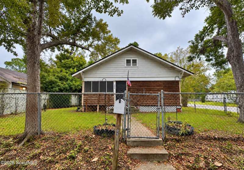 2 bedroom Single Family Residence at 606 Senate Street, Waycross, Waycross — photo 1