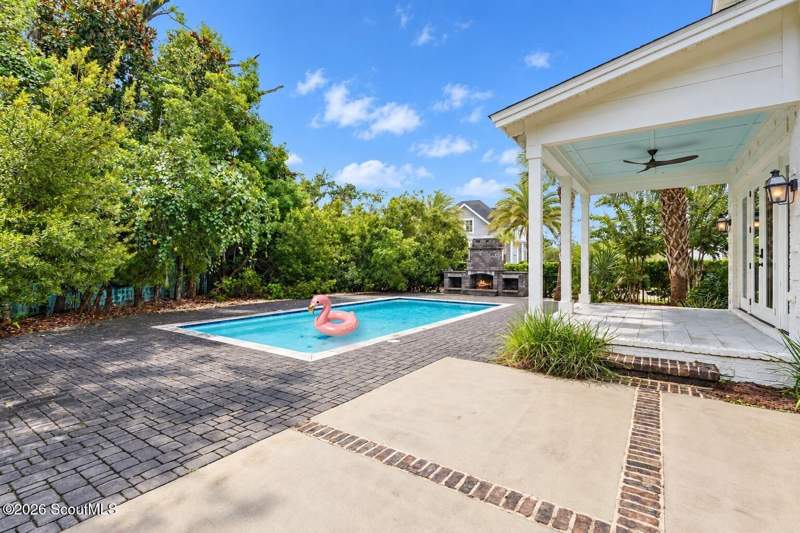 4 bedroom Single Family Residence at 111 Yacht Club Drive, Yacht Club, St. Simons Island — photo 4