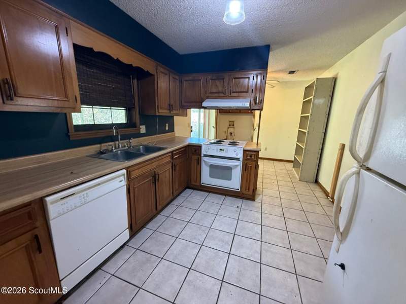 3 bedroom Single Family Residence at 3427 Meadow Lane, Waycross, Waycross — photo 5