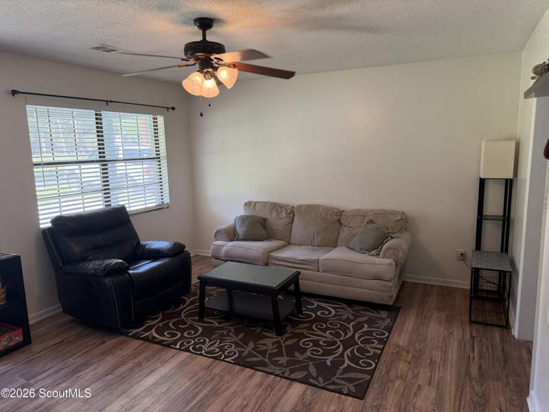 3 bedroom Single Family Residence at 570 S Cedar Street, Terra Haute, Kingsland — photo 2