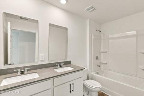 1051 Lakes Boulevard, Brunswick GA - photo 17 of 33