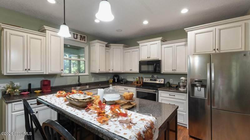 3 bedroom Single Family Residence at 9550 Lanes Bridge Road, Jesup, Jesup — photo 5