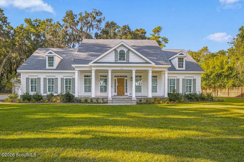 5 bedroom Single Family Residence at 211 Hampton Point Drive, Hampton Point, St. Simons Island — photo 2