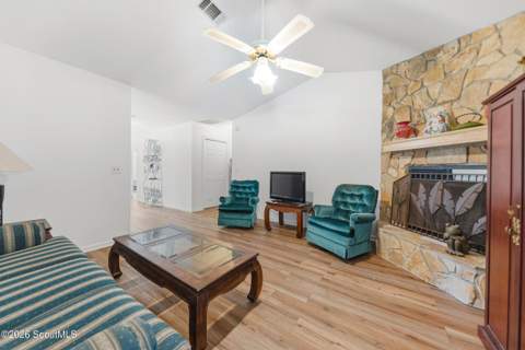 102 Lake Wellington Drive, Kingsland GA - photo 10 of 33