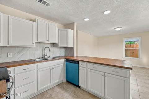 921 Cleburne Street, Brunswick GA - photo 6 of 24