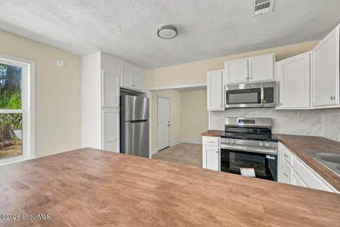 921 Cleburne Street, Brunswick GA - photo 8 of 24