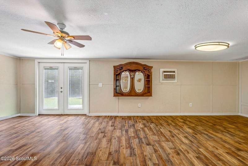 3 bedroom Mobile Home at 1210 Cypress Street, Whispering Pines, Darien — photo 5