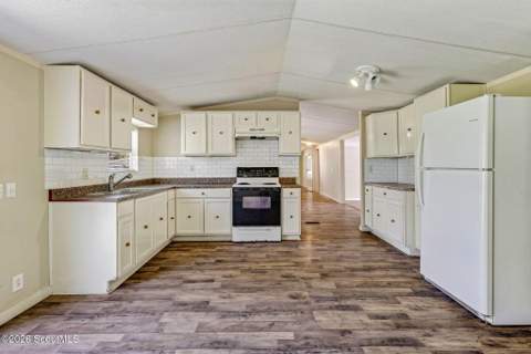1210 Cypress Street, Darien GA - photo 12 of 35